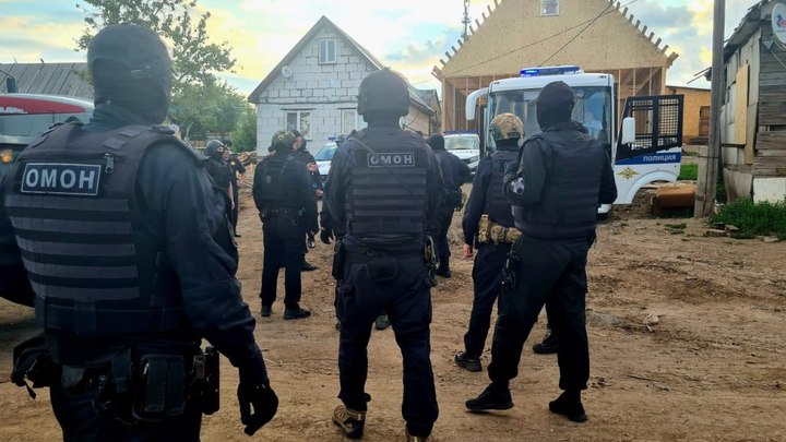 В Самаре полиция и ОМОН нагрянули в цыганский квартал