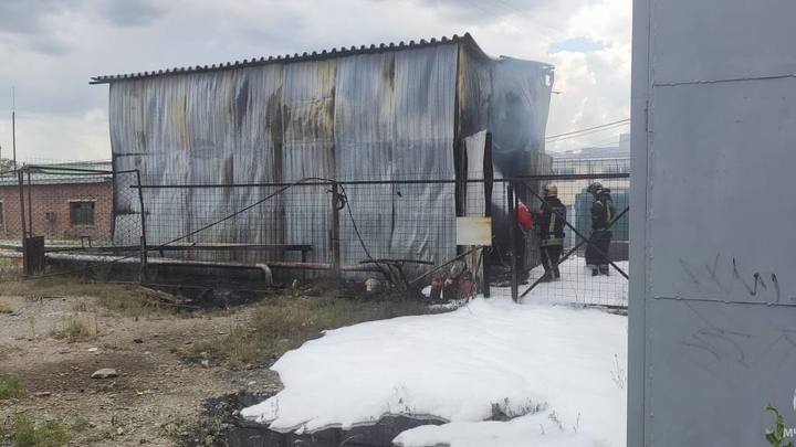 Два человека пострадали при пожаре на складе ГСМ в Новосибирске