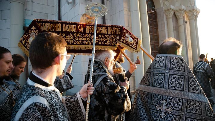 Митрополит Самарский и Новокуйбышевский Сергий провел службу погребения в Софийском соборе