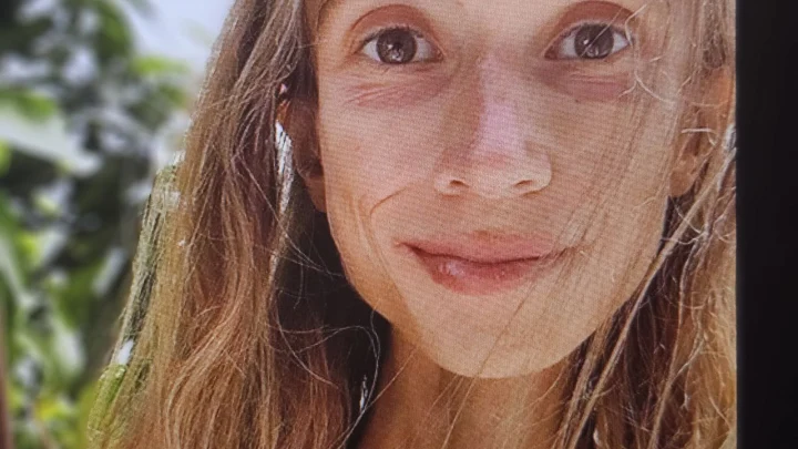 Умерла, весив всего 23 кг. Фото до и после: Сбежала на Бали за мечтой. И доконала себя сама