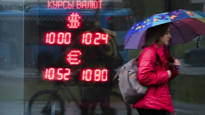 Зато честно. Гражданам России приготовиться к обвалу: Власти не стали лукавить