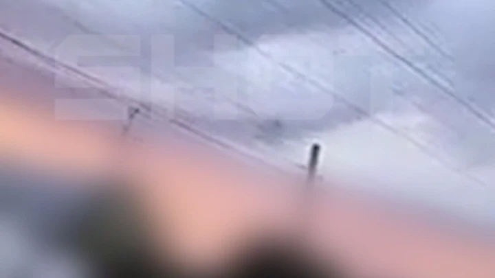 В Энгельсе засняли взрывы во время атаки беспилотников