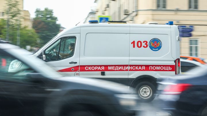 Человек погиб в ДТП с автобусом в Москве