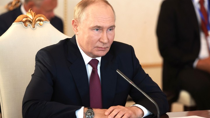 Путин получил из рук Кадырова звание почётного гражданина Чечни