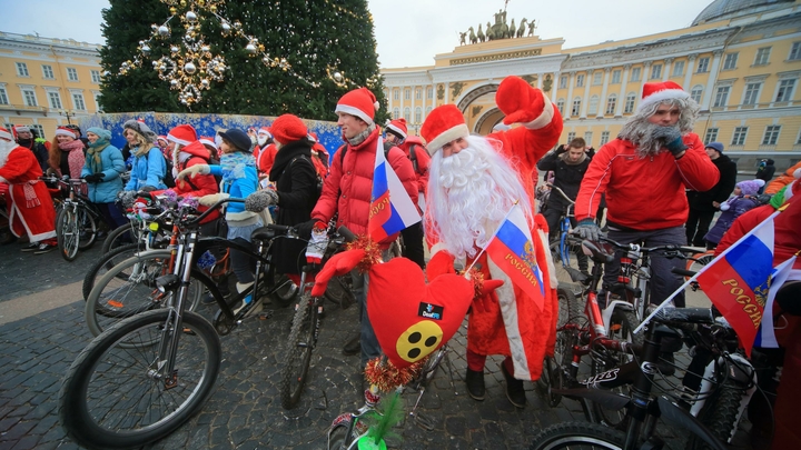 «Ситуация серьезнее»: В Санкт-Петербурге предложили отменить новогодние елки из-за COVID-19