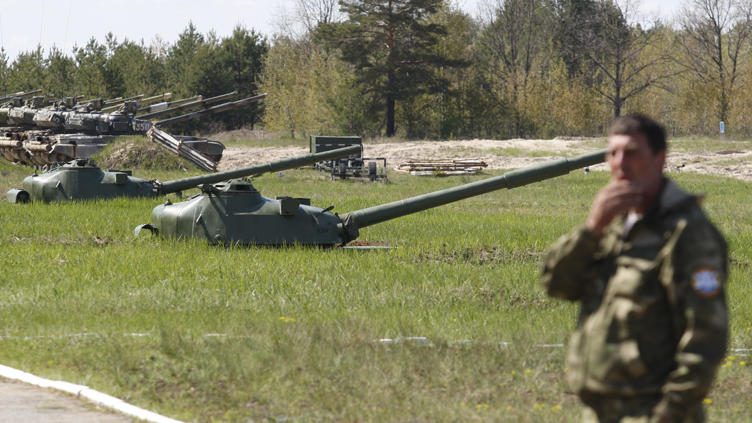 Украинские военные собрали Халка из бесполезных танков - видео Украинские военные собрали Халка из бесполезных танков - видео