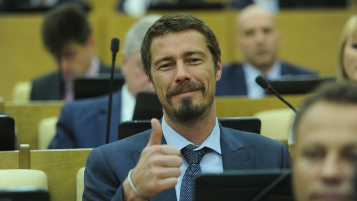 И не забудьте про рептилоидов!: Марат Сафин после заявлений о COVID-19 стал объектом насмешек