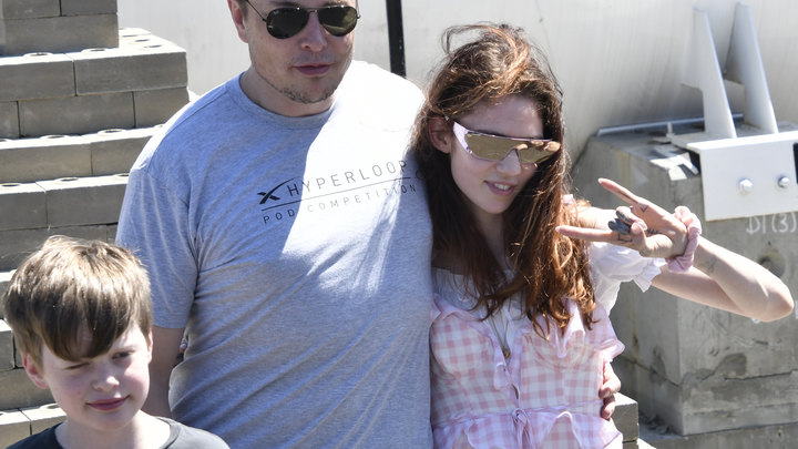 X Æ A-12 - это на эльфийском? Певица Граймс расшифровала имя их с Илоном Маском ребёнка