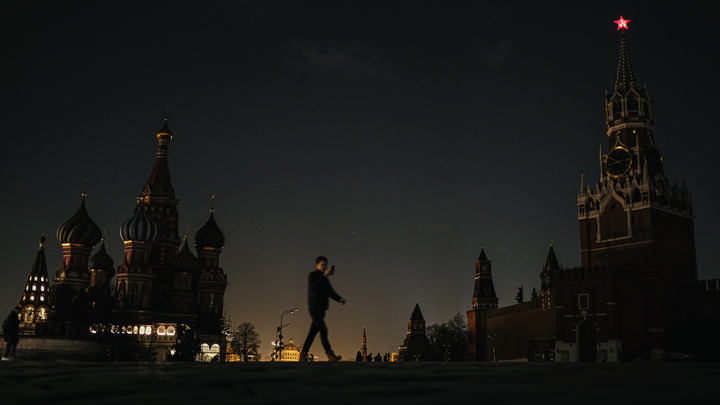 Громкая музыка и полуголые танцы: В Москве отметили начало карантина массовым шашлыком