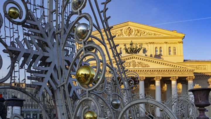 Большой театр в дыму. Источник сообщил о проверке