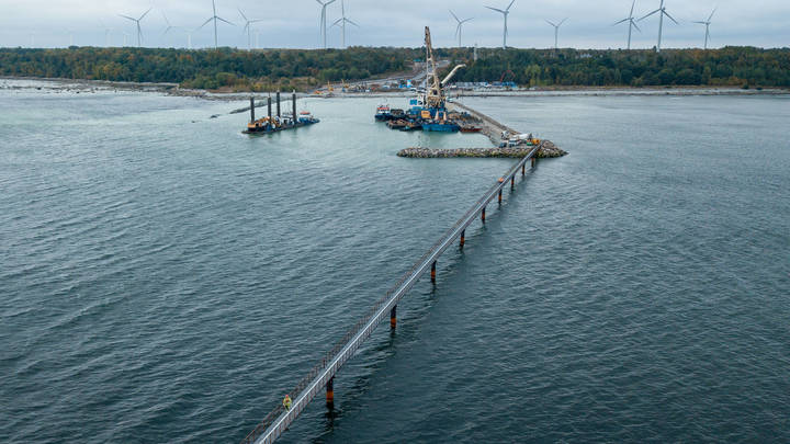 Столтенберг анонсировал решительный ответ на атаку газопровода Финляндии и Эстонии