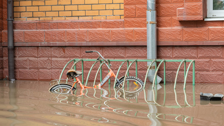 Массовое отключение света во Владивостоке: Аварийные бригады получили вызов из-за ливня