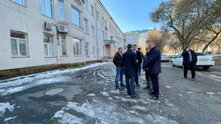 Обследование корпуса детской больницы в Новосибирске после обрушения балки займёт две недели Обследование корпуса детской больницы в Новосибирске после обрушения балки займёт две недели