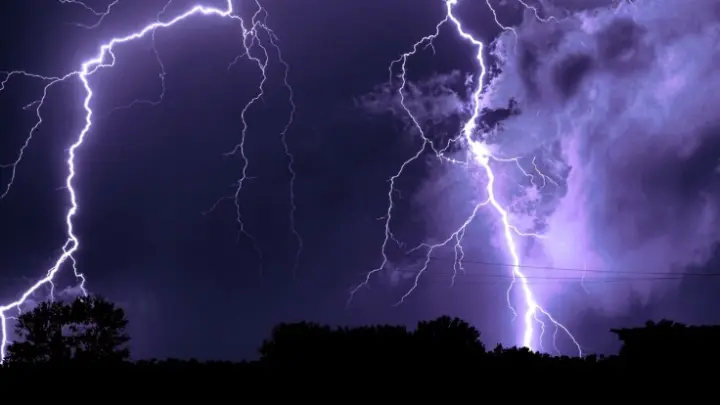 Штормовой ветер, ливни и грозы: В Ростове-на-Дону ввели режим повышенной готовности