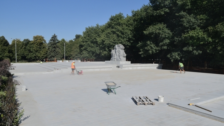 В Чистяковской Роще Краснодара подходит к концу реставрация памятника жертвам фашизма