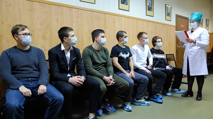 В Гусь-Хрустальном нежелающий служить в армии призывник сбежал в лес и заблудился