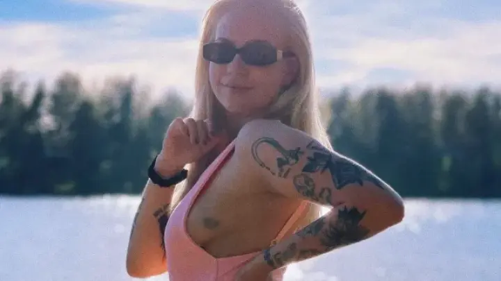 Ставшая звездой в 14 лет красавица умерла после загадочной операции