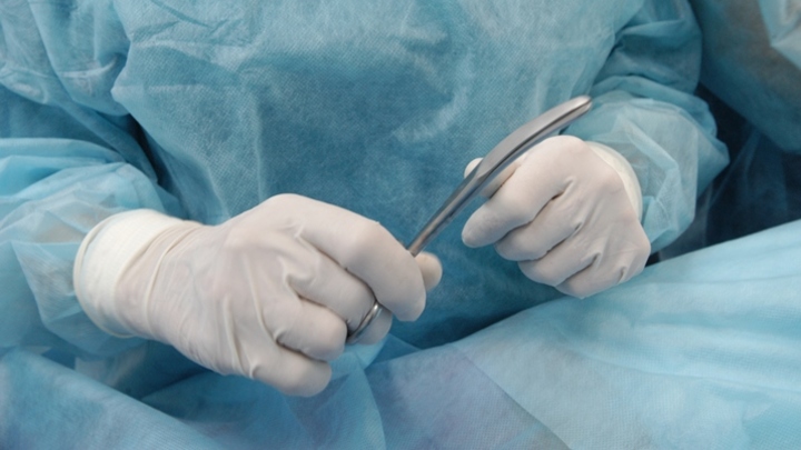 В Кузбассе хирурги удалили у женщины 17-килограммовую опухоль