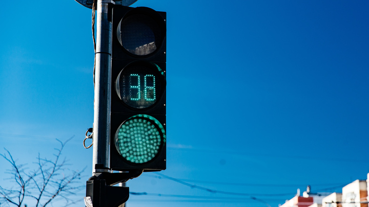 В Краснодаре временно отключат 10 светофоров