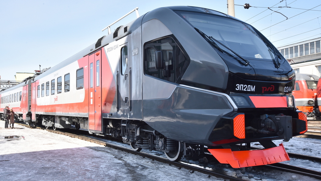 проводница пассажирского вагона. крушение на перегоне нара бекасово-1. поезда будут работать. 81-760 кабина. ржд уссурийск.