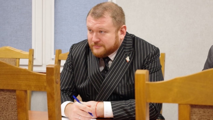У депутата ЗакСа Ленобласти от Единой России проходит таинственный обыск