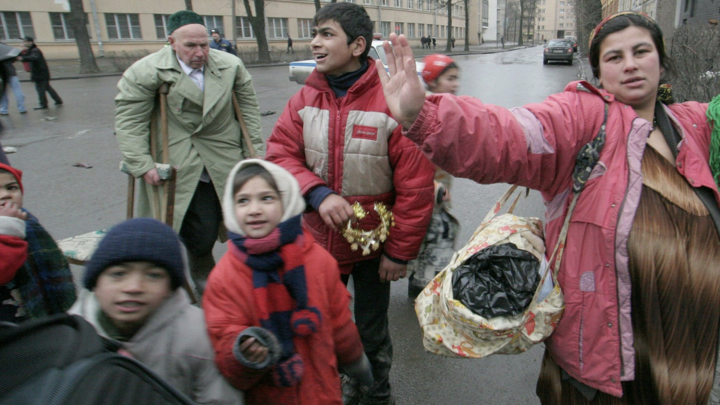Ты на кладбище, я в тюрьму - мне пофиг: Цыгане обворовали магазин, но в дело вмешались русские. Дошло до угроз убийством