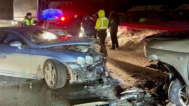 Четыре человека пострадали в ДТП из-за бесправника на Bentley под Екатеринбургом