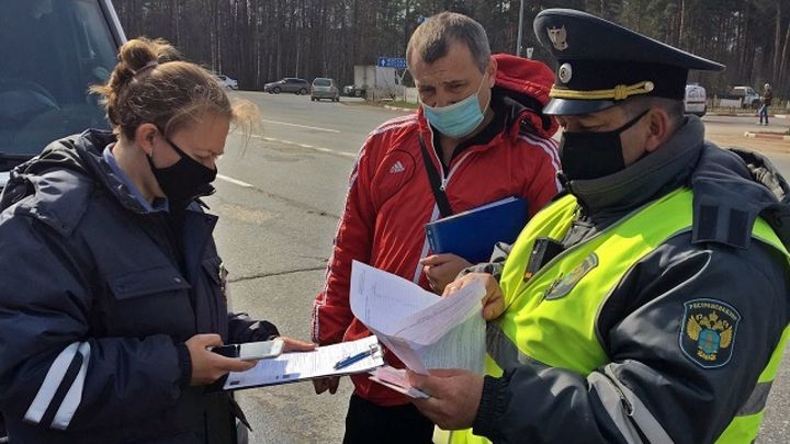 Во Владимирской области оштрафовали 35 водителей такси и автобусов на нарушение антиковидных мер