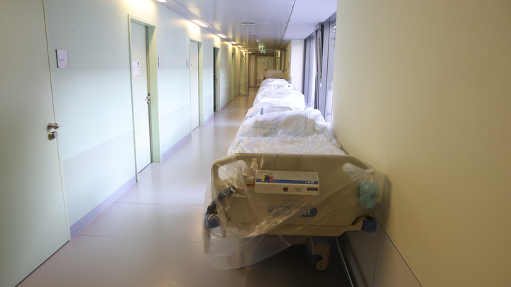 От раздражительности до красных ладоней: Названы 10 неочевидных симптомов цирроза печени