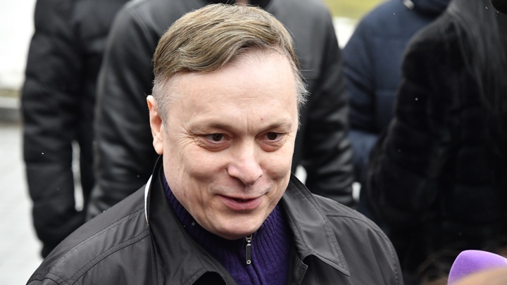 Уехавший в США продюсер «Ласкового мая» забросил могилу несовершеннолетнего сына