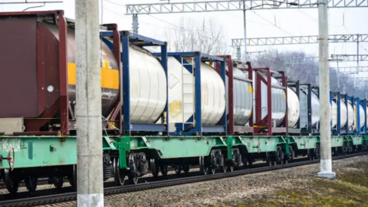 Украина намерена ввозить топливо через Румынию в обход портов