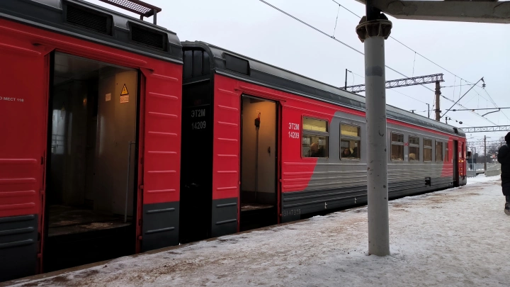 Электричка с пассажирами застряла в лесу между Асбестом и Екатеринбургом