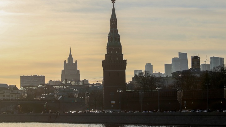 Кремль накрыл необычный купол в канун Пасхи. Во-первых, это красиво