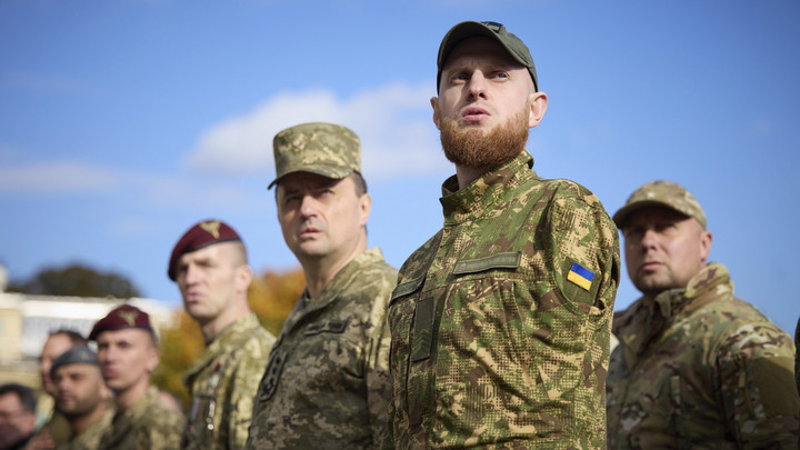 Кто ворует натовские ботинки: Разоблачение украинского фейка