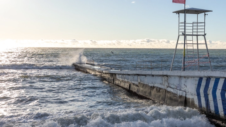 Ливни, грозы, град: двойное штормовое предупреждение объявили в Краснодарском крае