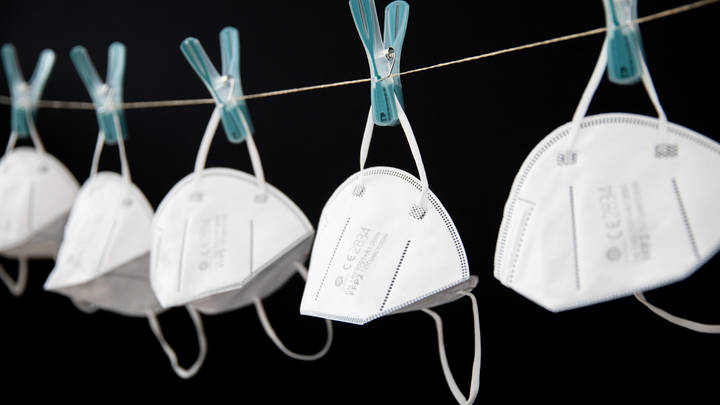 В Германии и Австрии ужесточают карантин: В Сети заподозрили руку Китая