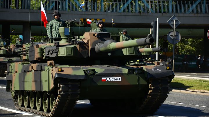 Польша хочет заработать на военной истерии. Но кто будет платить? Политолог задал неудобный вопрос