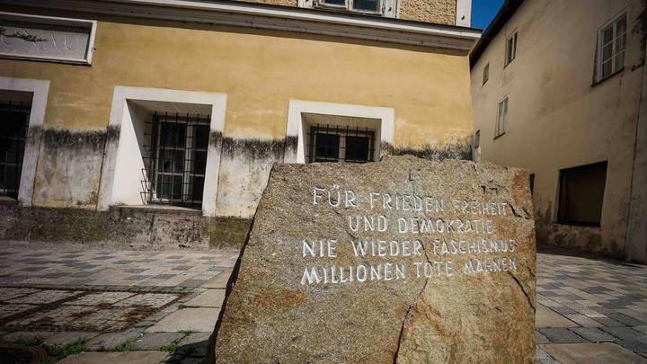 Почему Австрия потратит миллионы евро на пустующий дом Гитлера