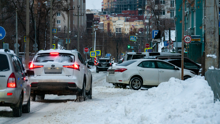 Шины подвели, педали отвалились. Китайские авто провалили испытания русскими морозами?