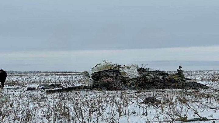 Могли, но не бросили пленных на погибель:  у пилотов Ил-76 был шанс выжить
