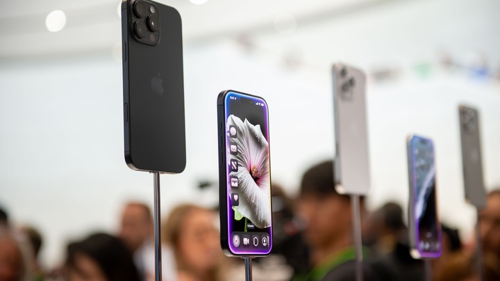 Новый iPhone16 получит восемь ГБ оперативной памяти