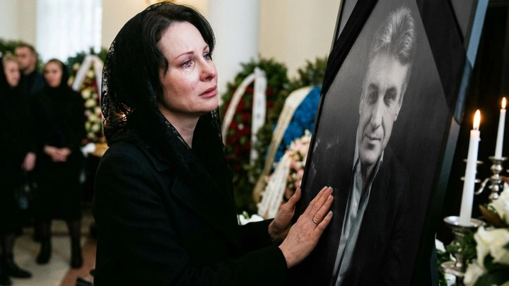 Беда не приходит одна: Через 40 дней после смерти Алексея Пиманова его вдова снова на похоронах