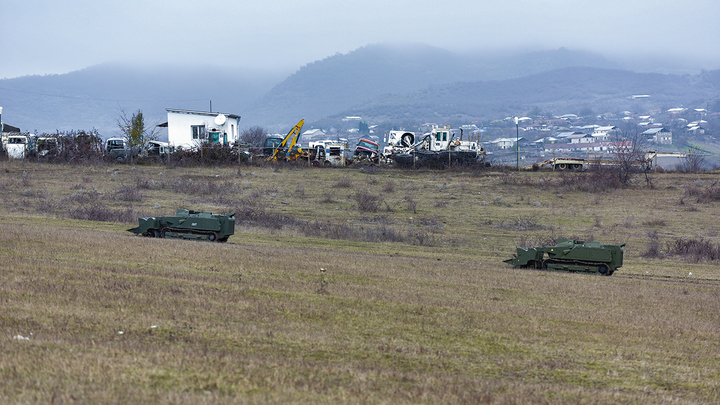 Азербайджанских войск в Степанакерте нет. А кто есть?