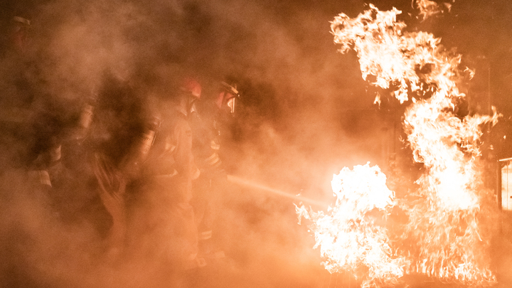 Вместо склада Ozon - вьетнамская деревня: Главное о пожаре в Истре