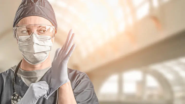 Число заболевших выросло на 80%: 25-летняя девушка назвала первый сигнал рака, который спас её от смерти