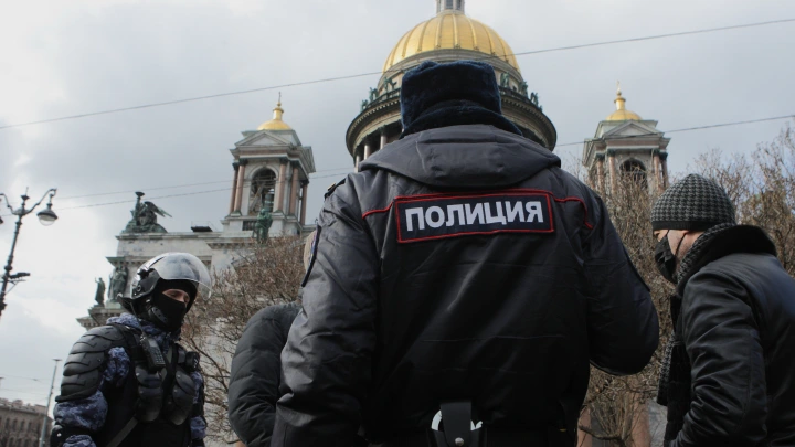 Белорус задержан в Петербурге за оскорбление власти