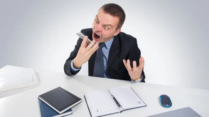 Охладили так охладили: В России начали массово блокировать SIM-карты. В Минцифры рассказали, как вернуть себе статус «онлайн»