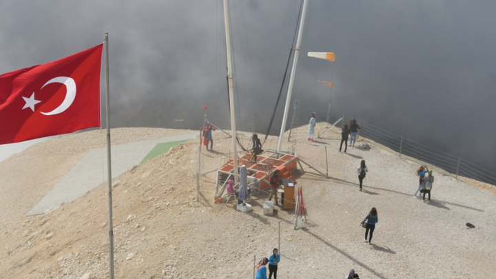 Подключили дроны и волонтёров: Пропавшая в Турции москвичка могла спрятаться в пещере - ищут пятый день