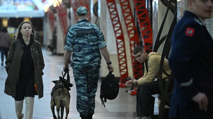 Автор видеоинструкции по бесплатному проезду в метро ответил по закону
