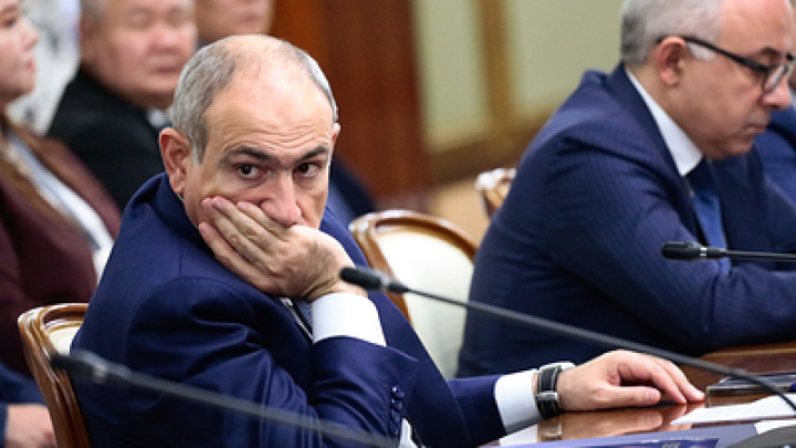 Путин посадил Лукашенко по левую руку, рядом с Пашиняном